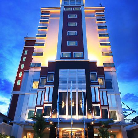 Swiss-Belhotel Ambon Extérieur photo