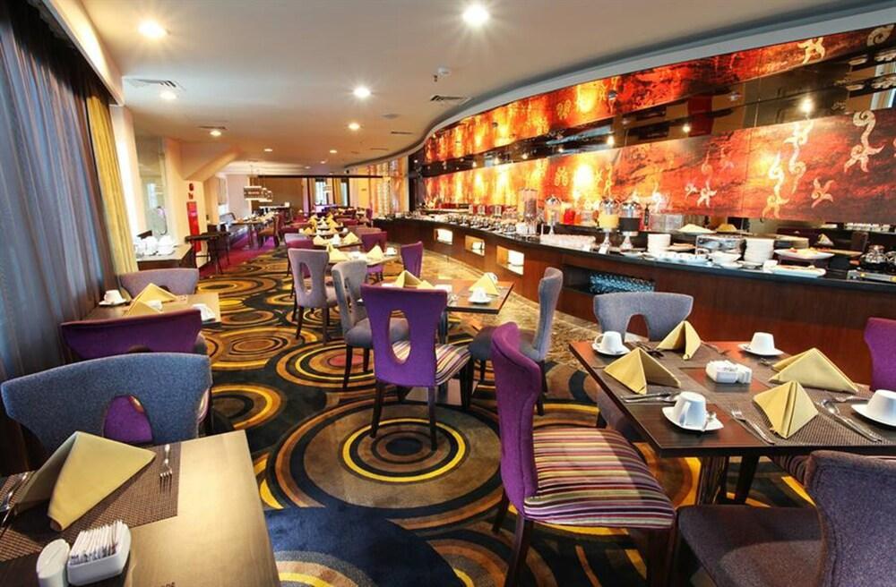 Swiss-Belhotel Ambon Extérieur photo