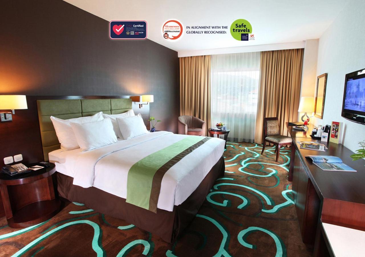 Swiss-Belhotel Ambon Extérieur photo