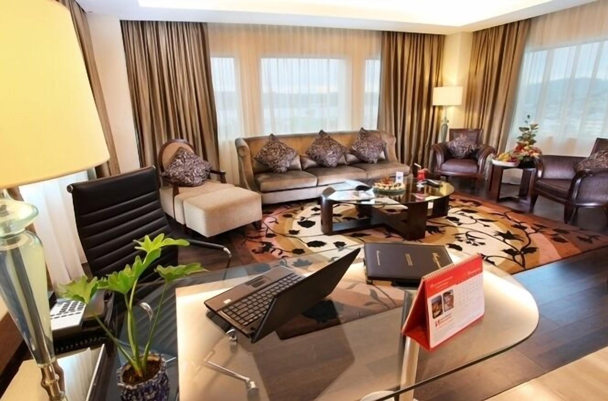 Swiss-Belhotel Ambon Extérieur photo